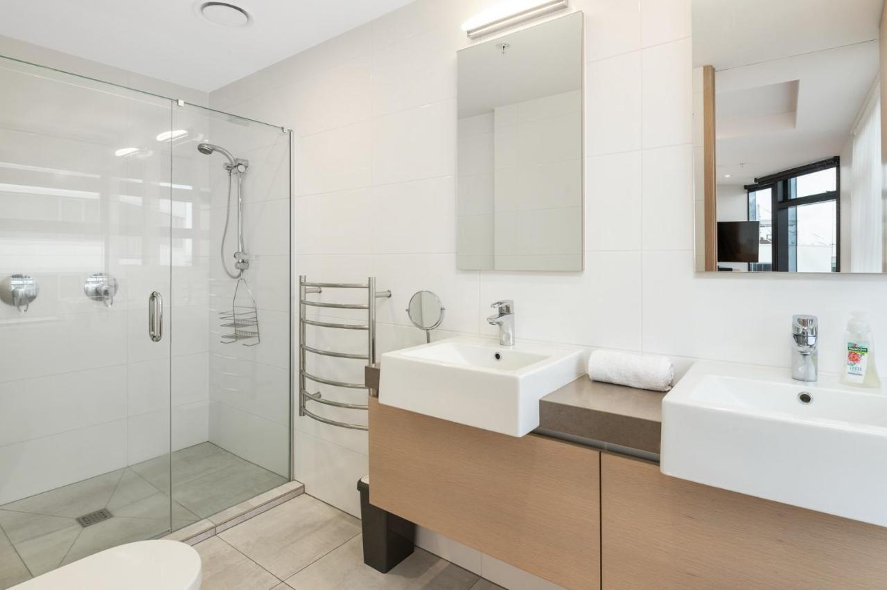 Superb Elevated Views Of Harbour With Heated Pool, Gym & Parking Mount Maunganui Exterior foto