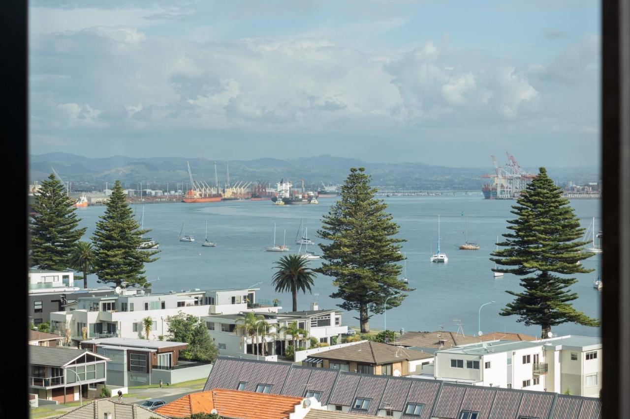 Superb Elevated Views Of Harbour With Heated Pool, Gym & Parking Mount Maunganui Exterior foto