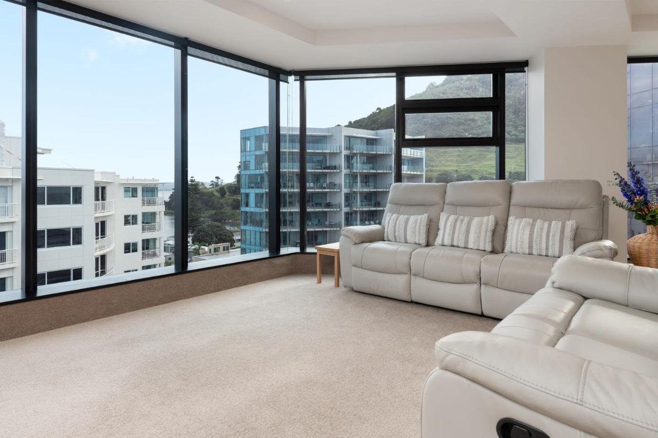 Superb Elevated Views Of Harbour With Heated Pool, Gym & Parking Mount Maunganui Exterior foto