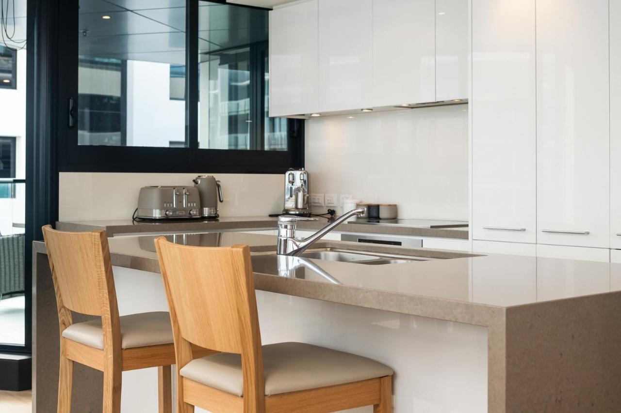 Superb Elevated Views Of Harbour With Heated Pool, Gym & Parking Mount Maunganui Exterior foto