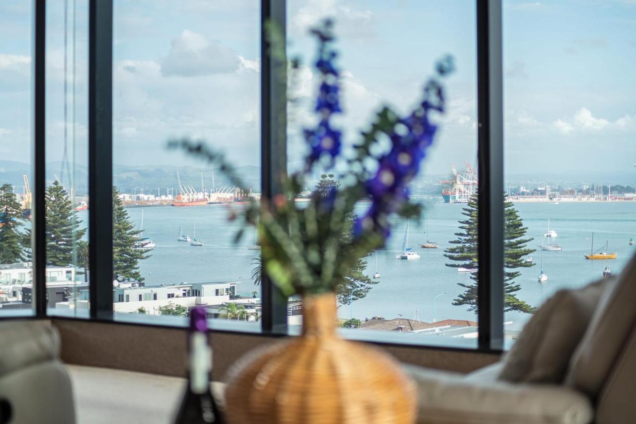Superb Elevated Views Of Harbour With Heated Pool, Gym & Parking Mount Maunganui Exterior foto