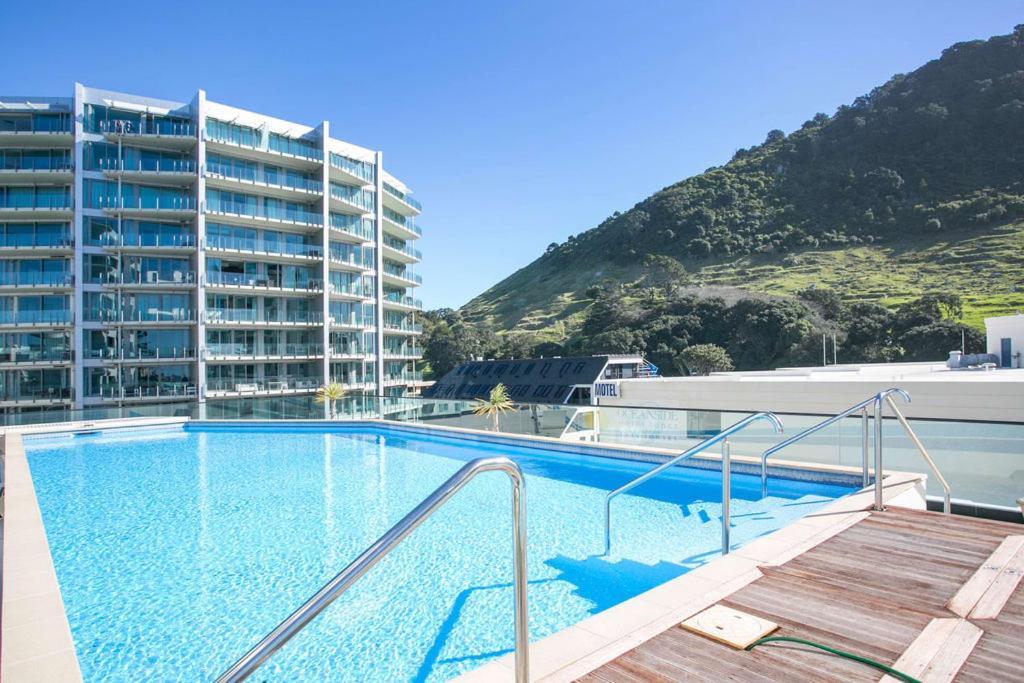 Superb Elevated Views Of Harbour With Heated Pool, Gym & Parking Mount Maunganui Exterior foto