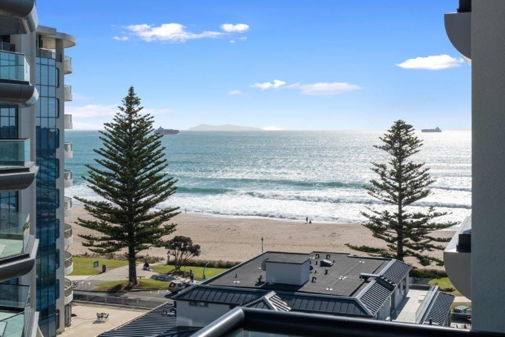 Superb Elevated Views Of Harbour With Heated Pool, Gym & Parking Mount Maunganui Exterior foto